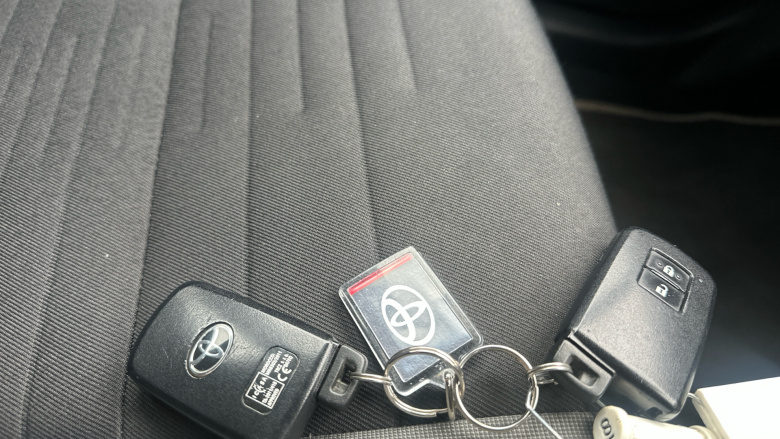 Toyota Auris 1.8 Hybrid Icon Tech TSS 5dr CVT Hybrid Estate